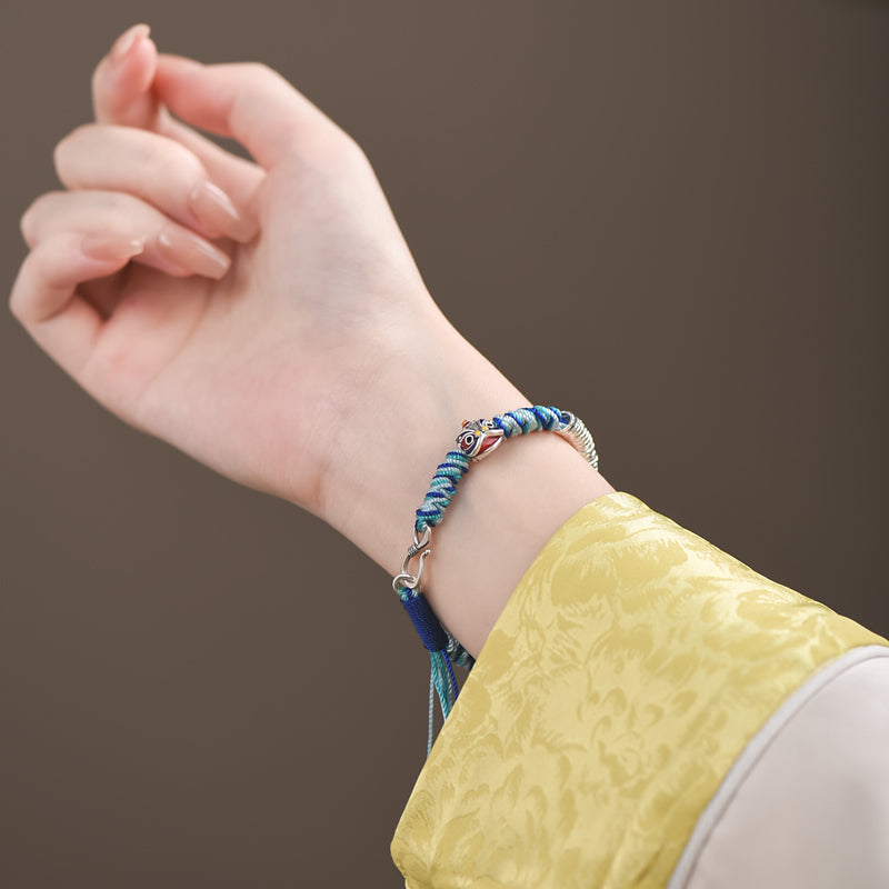 سِوار النمر المستيقظ مع حبل أزرق